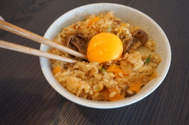 Recette pour Rice Cooker : Riz au boeuf, Kimchi et son jaune d'oeuf