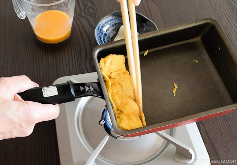 dashimaki cuisson etape 5 2 Dashimaki - L'omelette roulée japonaise - Tamagoyaki