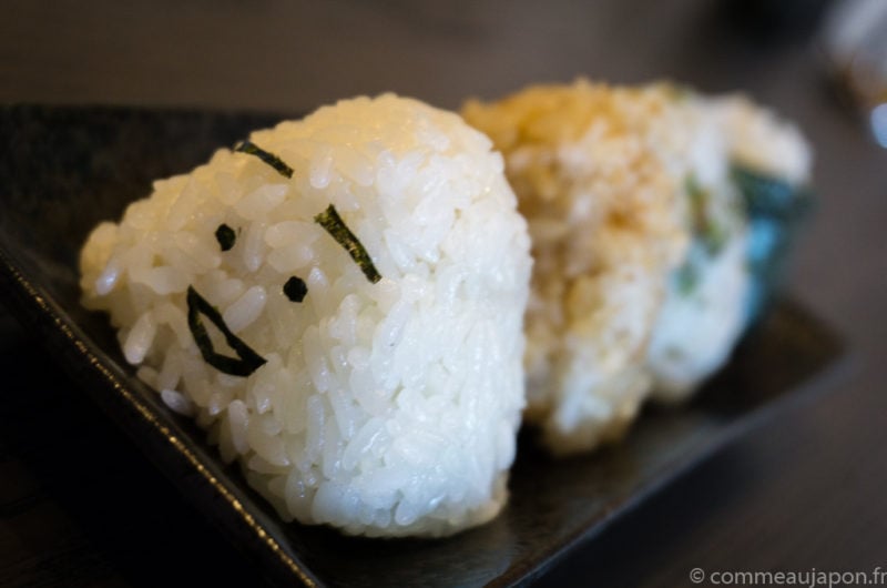 Ensemble De Restauration Rapide Japonaise Onigiri - Riz Avec Farce Moulé En  Forme De Triangle En Nori