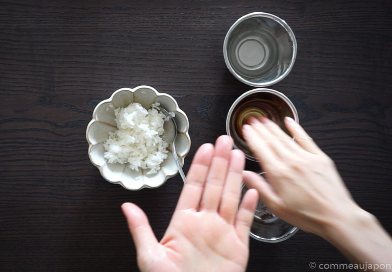 onigiri sesame oil Onigiri - Les sandwichs de riz japonais