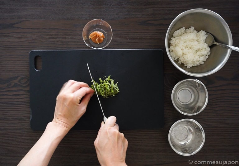 Ensemble De Restauration Rapide Japonaise Onigiri - Riz Avec Farce Moulé En  Forme De Triangle En Nori