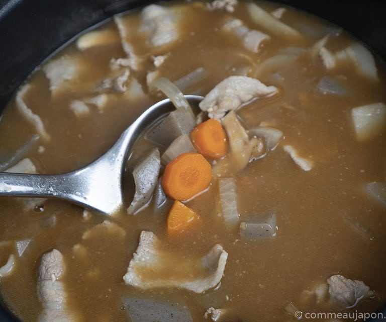 tonjiru etape recette 1 of 15 Tonjiru - Soupe miso au porc et légumes